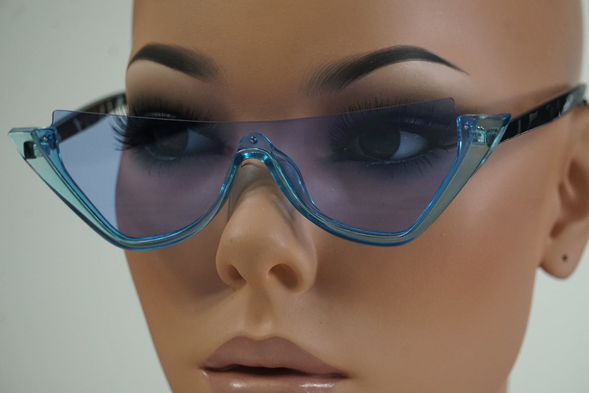 DSC04728_9988bfe5-ef1c-4d10-9de5-10abfe90c51a_2000x