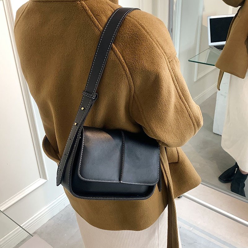 Oneshoulder Messenger Square Bag