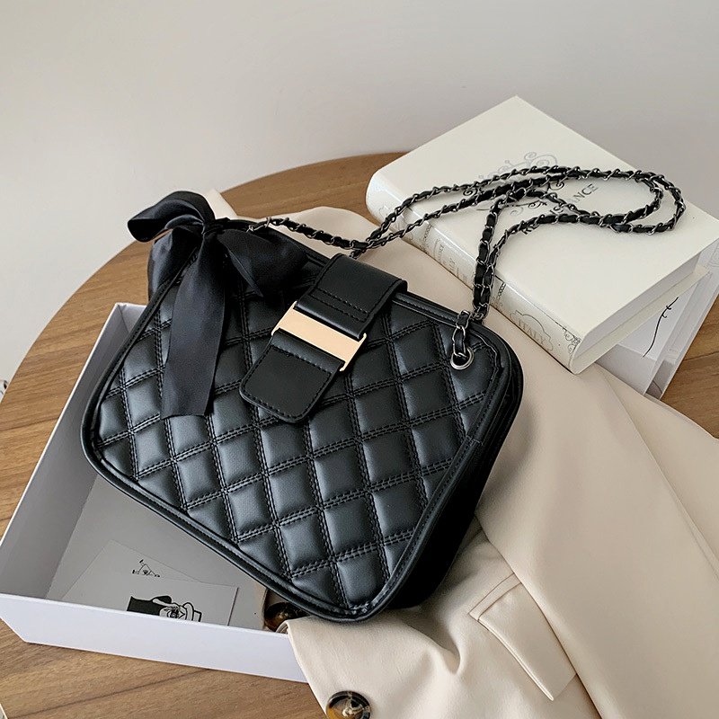 Rhombic Embroidered Thread Shoulder Bag